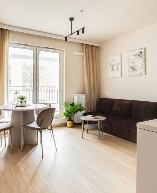 Kamienica przy kinie - Blisko MTP Poznań
