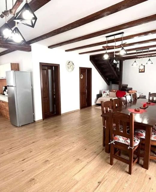 Casa Glandis Sărămaș