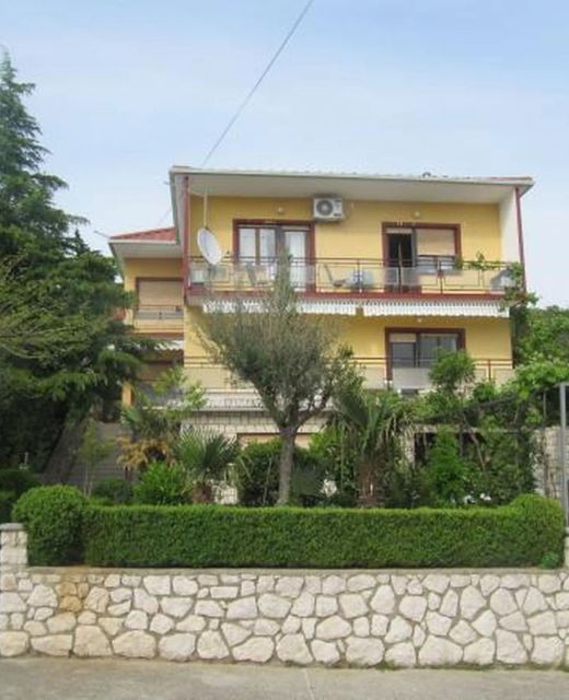 Apartments Fran Dramalj