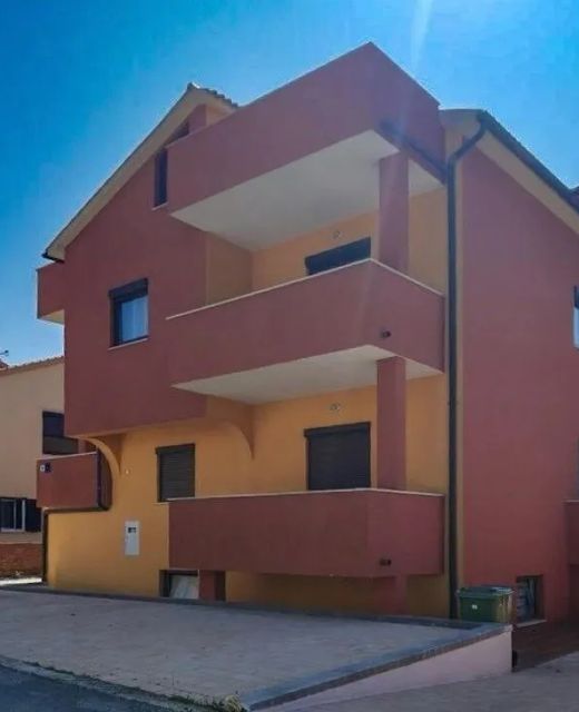 Apartments With Parking Space Novigrad - 24976