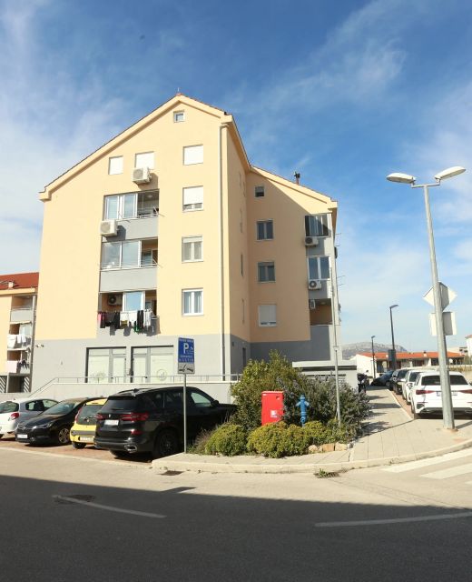 Apartments With WiFi Split - 25208