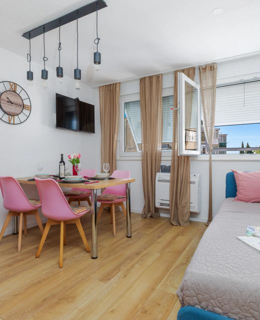 Apartments With Parking Space Makarska - 25278