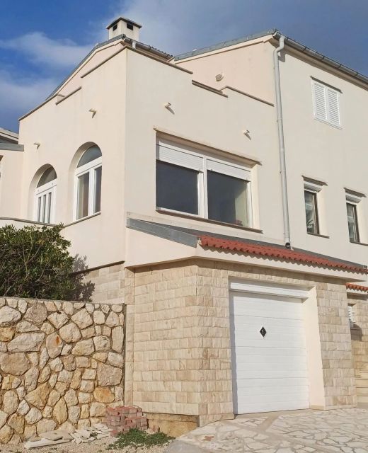 Apartments With Parking Space Pag - 25319