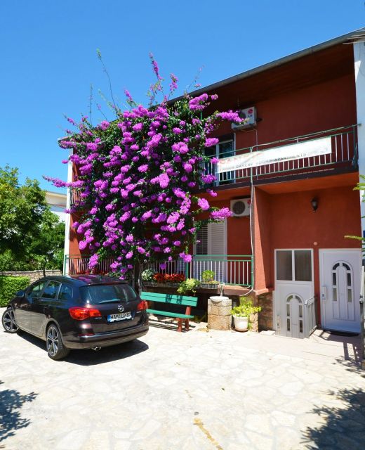 Apartments And Rooms With Parking Space Starigrad, Paklenica - 25345 Starigrad