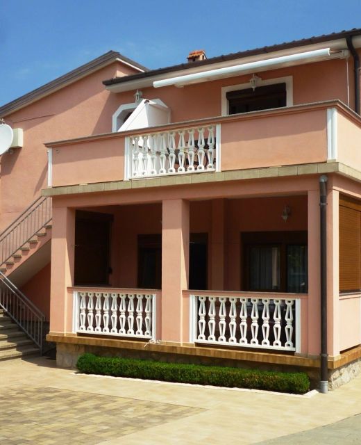 Apartments With Parking Space Starigrad, Paklenica - 25353 Starigrad