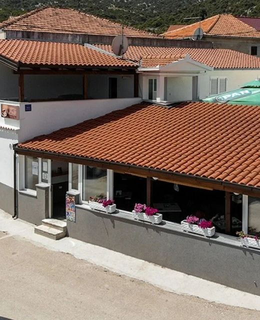 Apartments With Parking Space Vinišće, Trogir - 25373 Vinišće