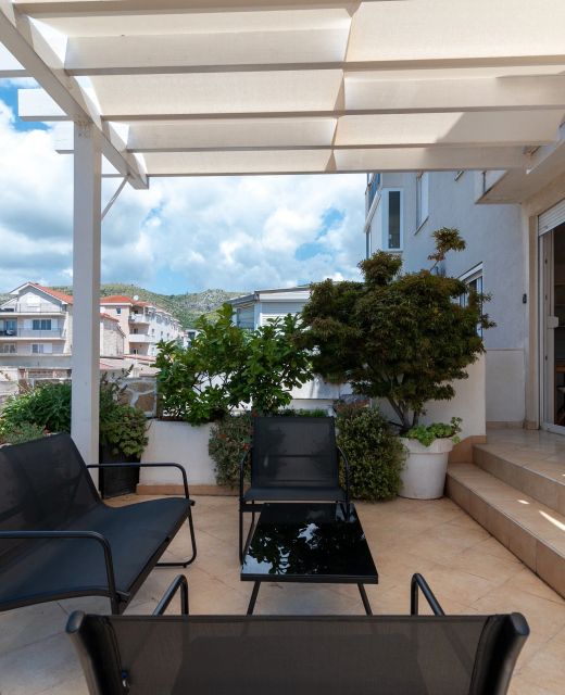 Apartments With Parking Space Trogir - 25406