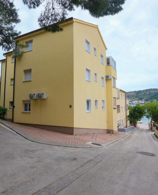 Apartments By The Sea Rogoznica - 25428