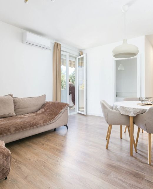 Apartments With WiFi Split - 25435