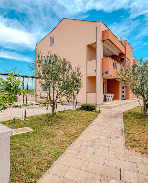 Apartments With Parking Space Sabunike, Zadar - 25494 Sabunike