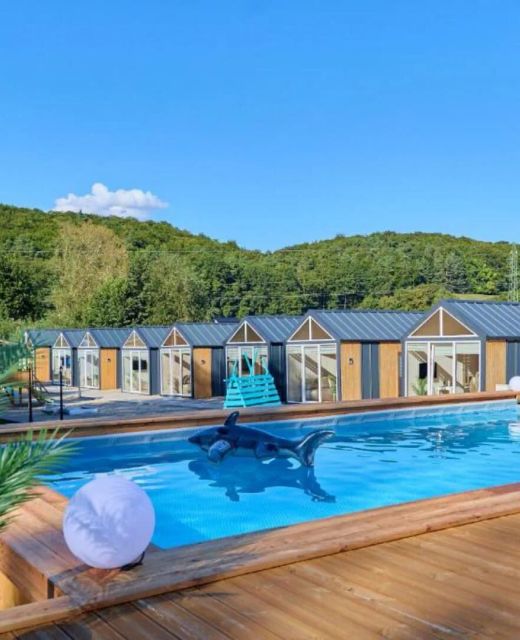 Turkusowa Osada - family resort - domki, basen, balia pod Międzyzdrojami