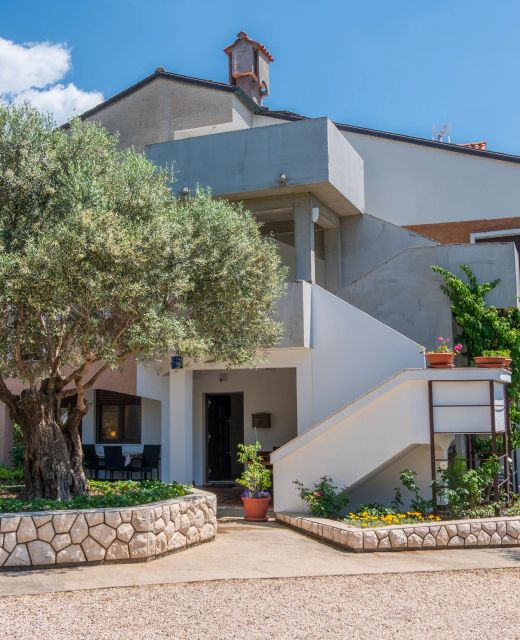 Apartments Villa Ana Palit