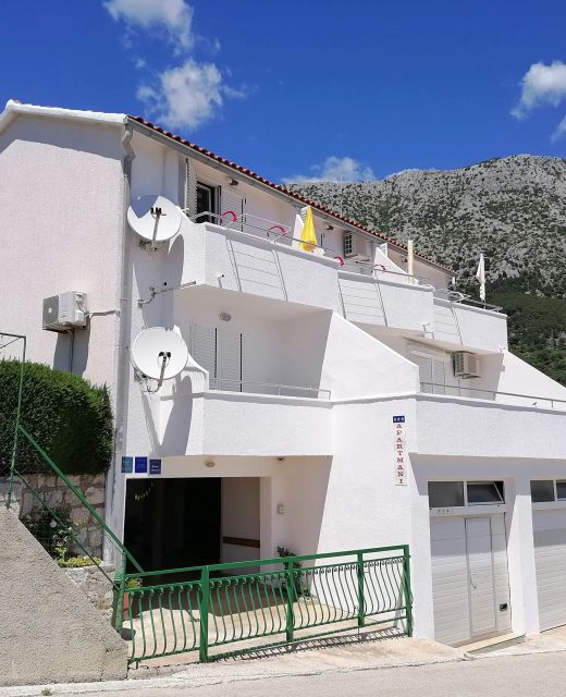 Apartments With Parking Space Igrane, Makarska - 24696 Igrane