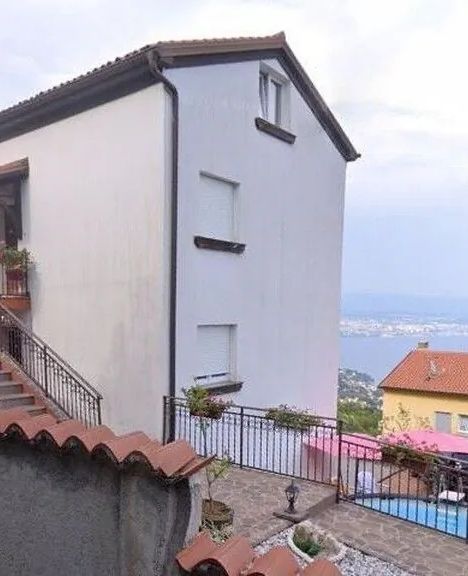 Family-friendly Apartments With Swimming Pool Lovran, Opatija - 24675 Lovran