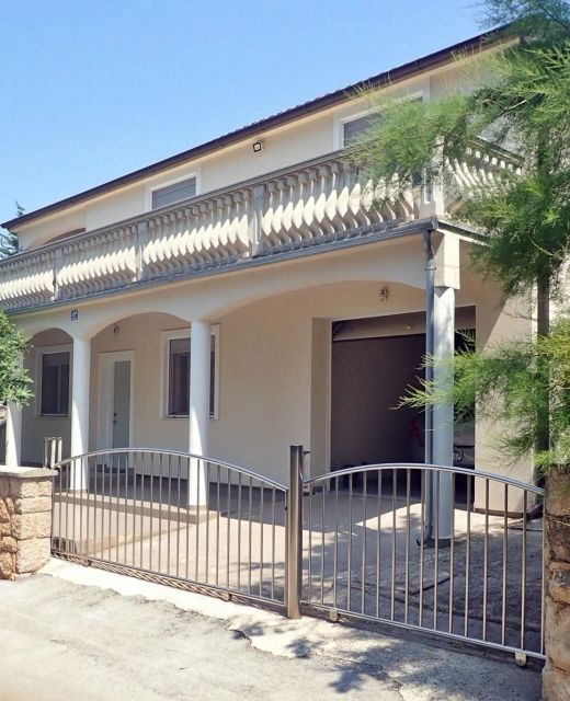 Apartments With Parking Space Starigrad, Paklenica - 25547 Starigrad