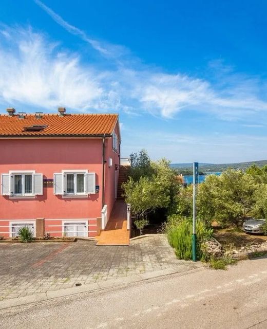 Apartments With Parking Space Punat, Krk - 25968 Punat