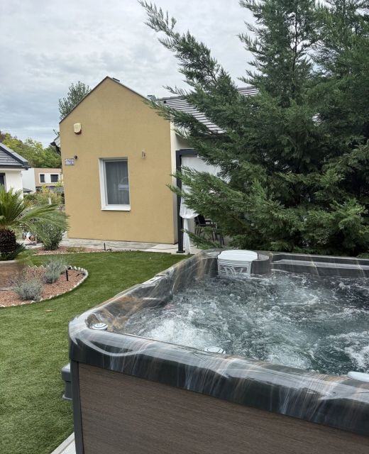 Fehér Lótusz Apartmanház Balatonföldvár