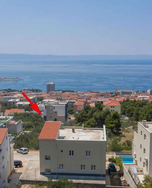 Apartments With Parking Space Makarska - 18337