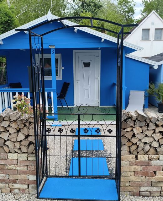 Fenyőhàzak  Apartman Buzsák