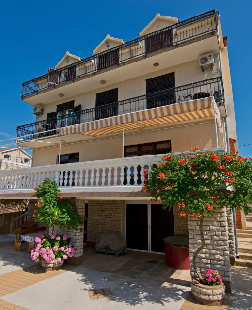 Apartments By The Sea Jezera, Murter - 25262 Jezera