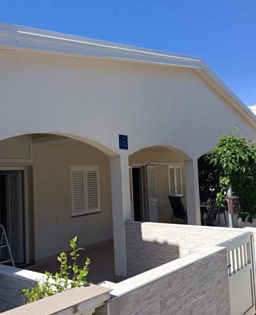 Family Friendly Seaside Apartments Vir - 26984
