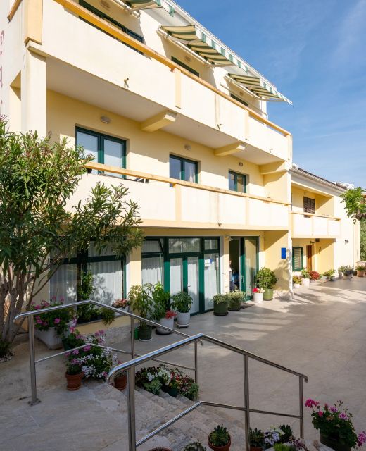 Apartments And Rooms By The Sea Jakišnica, Pag - 4053 Jakišnica