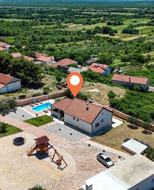 Villa Zrilic with Private Pool Benkovac