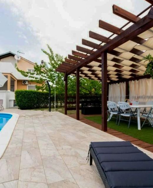 House Bistre with private pool Radovin