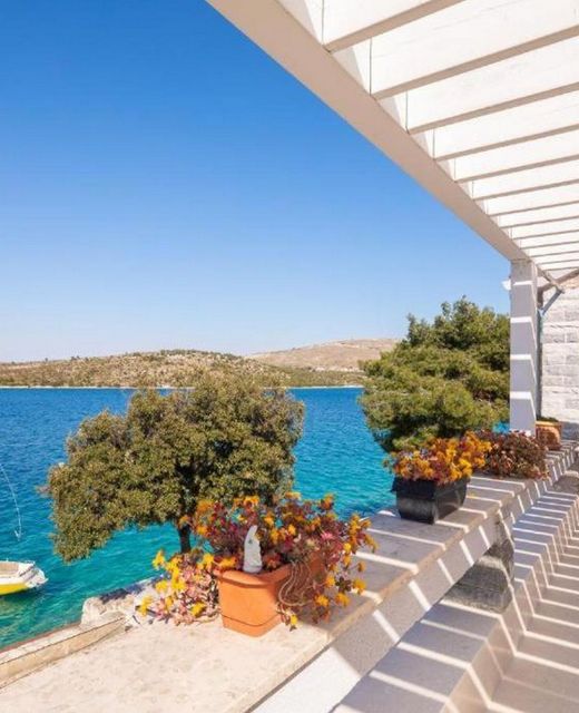 Villa Majestic Grebastica