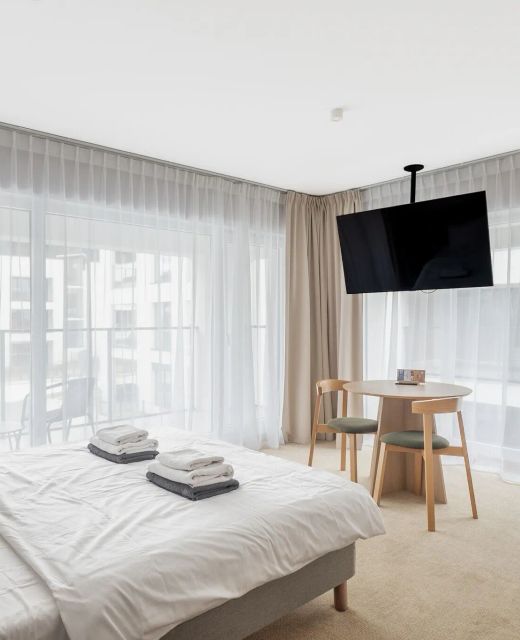 Hidden Coast Classic – Premium Seaside Apartments with Pool, 2-Minute Walk to the Beach