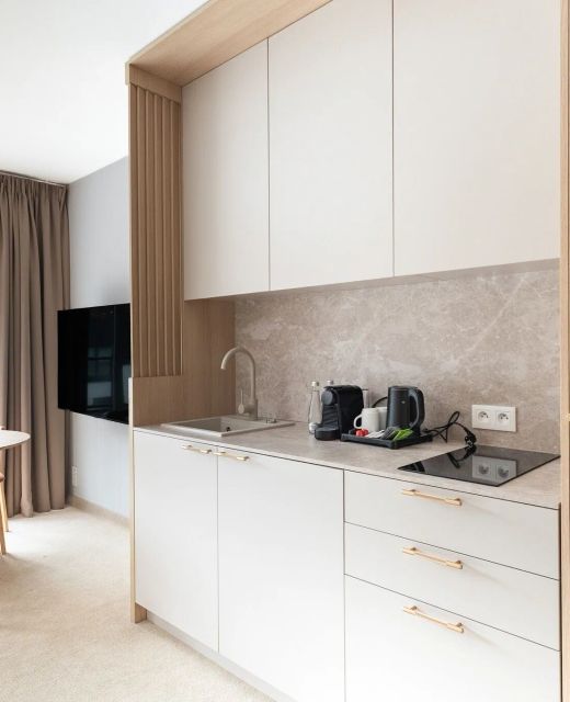 Hidden Coast Superior – Premium Seaside Apartments with Pool, 2-Minute Walk to the Beach