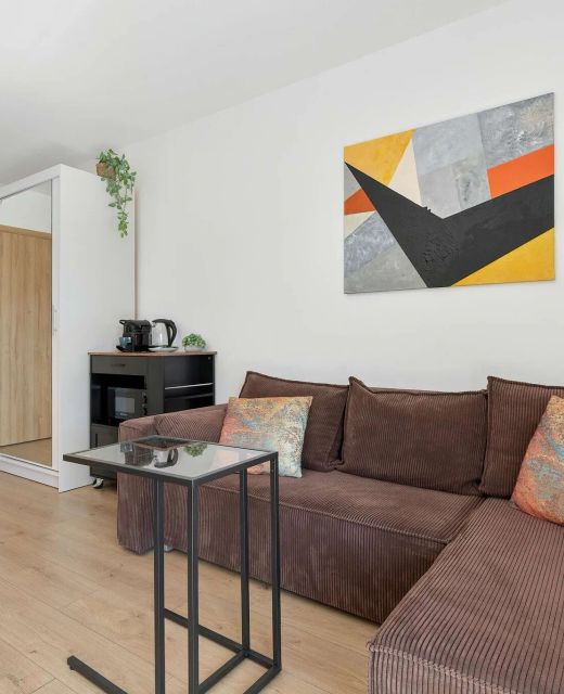Brązowy Apartament z Ogródkiem | Biurko | Parking