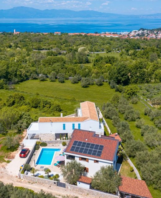 Luxury Villa With A Swimming Pool Kremenići, Krk - 25986 Kremenići