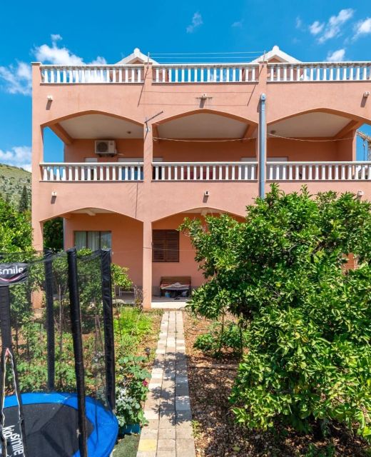 Apartments With Parking Space Seget Donji, Trogir - 27568 Seget Donji