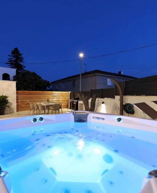 Family-friendly House With Hot Tub Pakoštane, Biograd - 27949 Pakoštane