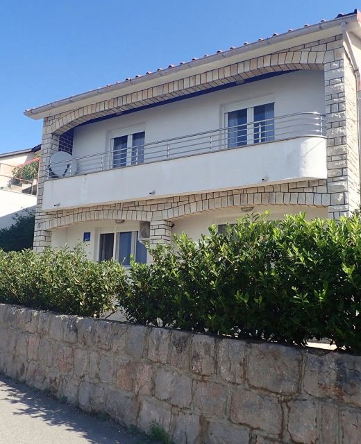 Holiday Home Mare Monti Karlobag