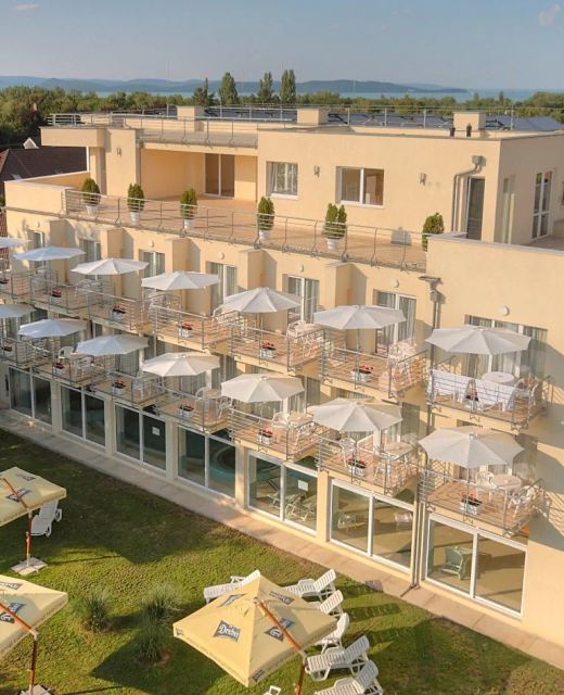 Két Korona Konferencia és Wellness Hotel Balatonszárszó