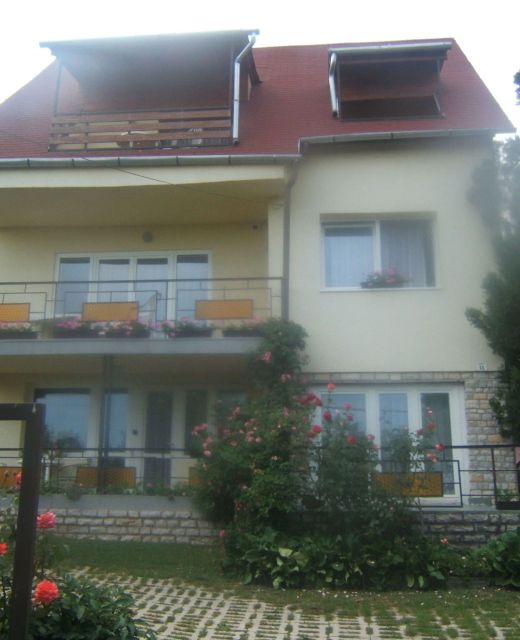 Emilia Apartmanház Balatonalmádi