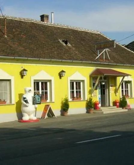 Cafe Rick Kávéház és Panzió Nádasd