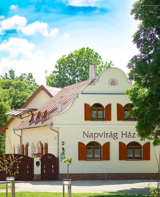 Napvirág Vendégház Zsira