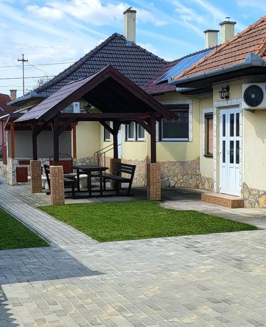 Hőforrás Apartman Hajdúszoboszló