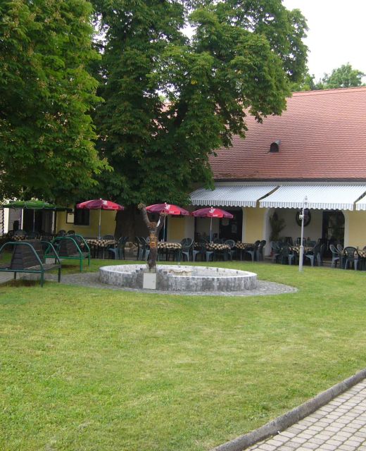 Párizsi Udvar Panzió és Étterem Keszthely