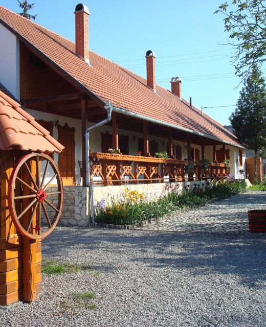 Ócsárdi Tópanzió Ócsárd