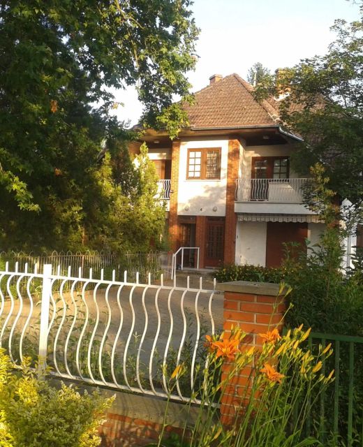 Napraforgó Apartmanok Balatonszemes