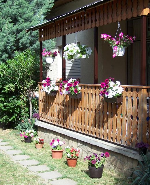 Erzsi Apartmanok Balatonboglár