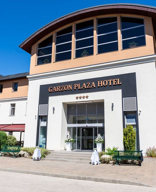 Hotel Garzon Plaza Győr