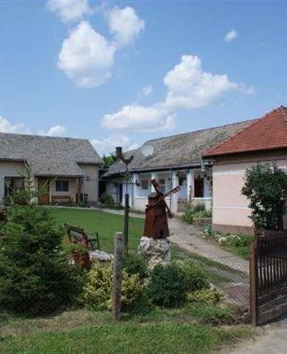 Tamás Bátya Kunyhója Szécsényfelfalu