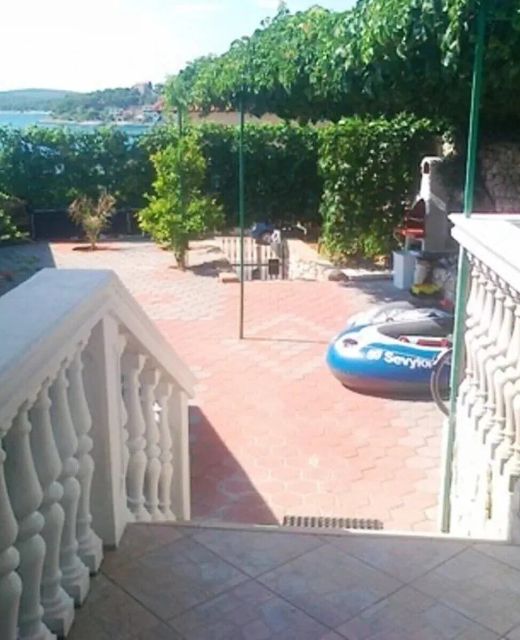 Judit  Apartmanház Tisno