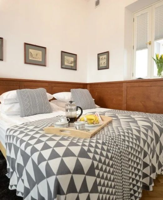 Crystal Suites Old Town
