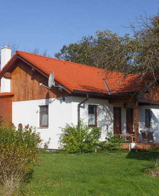 Almáskert Apartmanház Kerkafalva